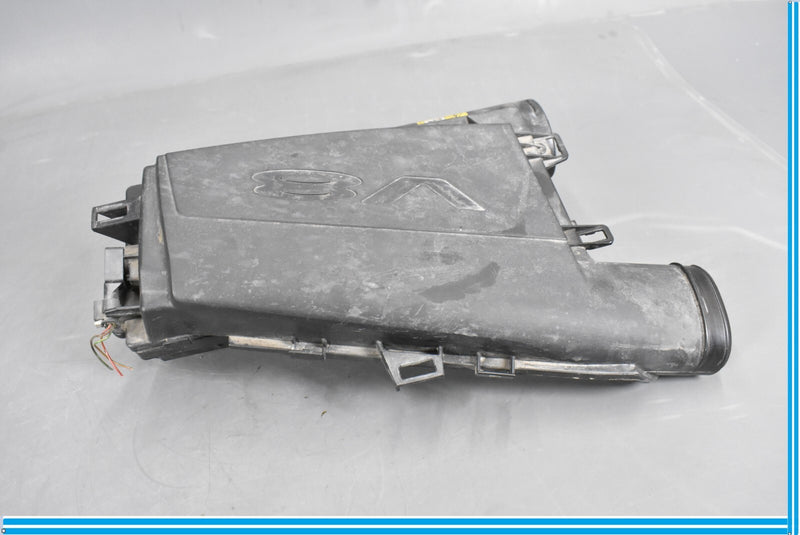 Load image into Gallery viewer, 12-16 Mercedes CLS550 CLS500 Right Passenger Side Air Intake Cleaner Box Oem
