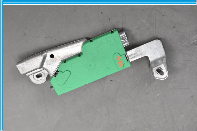 Load image into Gallery viewer, 03-09 Mercedes CLS550 E550 W219 Rear Right Amplifier Antenna Control ECU Oem
