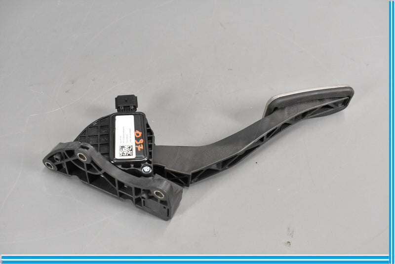 Load image into Gallery viewer, 18-20 Jaguar E-Pace Front Lower Gas Pedal Accelerator Throttle Sensor Oem
