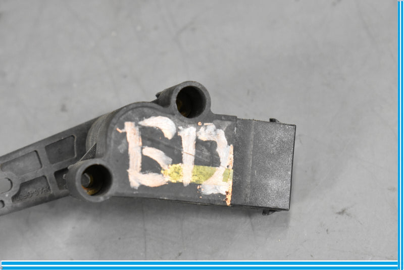 Load image into Gallery viewer, 10-19 Jaguar XJ XJL Rear Left Side Ride Height Level Sensor Oem
