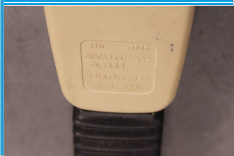 Load image into Gallery viewer, 09-11 Jaguar XF XFR X250 Front Left Driver Seat Belt Buckle SEL Oem
