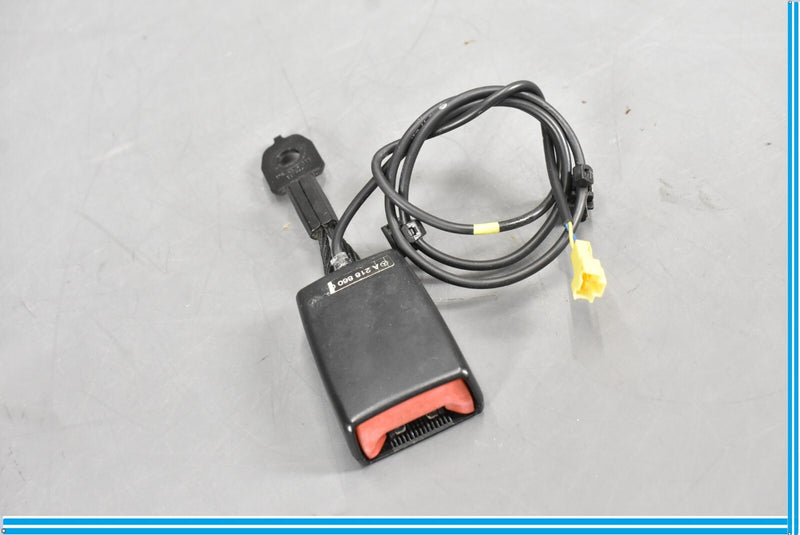 Load image into Gallery viewer, 12-18 Mercedes CLS550 W218 Front Right Passenger Side Seat Belt Buckle Oem
