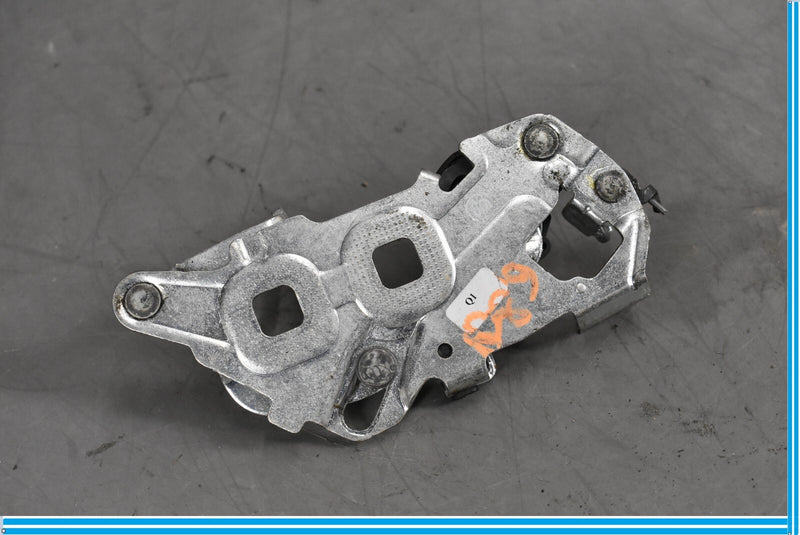 Load image into Gallery viewer, 12-18 Mercedes CLS550 CLS63 W218 Rear Trunk Lid Striker Oem
