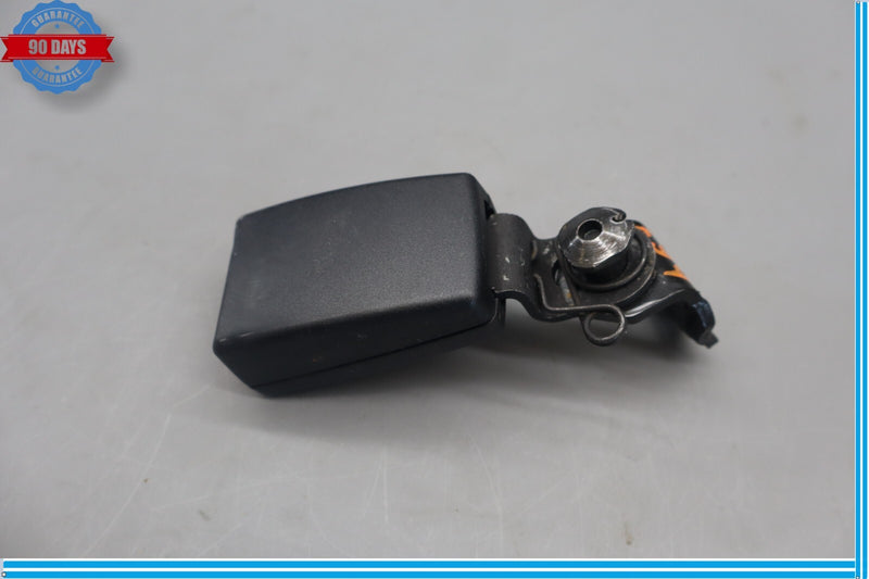 Load image into Gallery viewer, 12-18 Audi A7 A7 Quattro Rear Right Side Seatbelt Buckle Receiver 4G8857739 Oem
