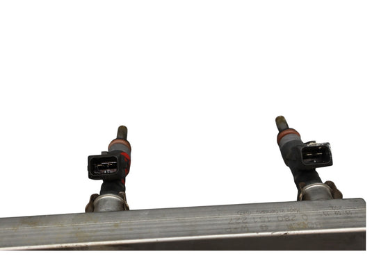 03-19 Maserati Quattroporte M139 Right Side Fuel Injector Rail With Injector Oem