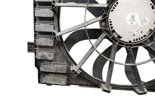 11-17 Volkswagen Touareg Engine Radiator Cooling Fan Motor Assembly Oem