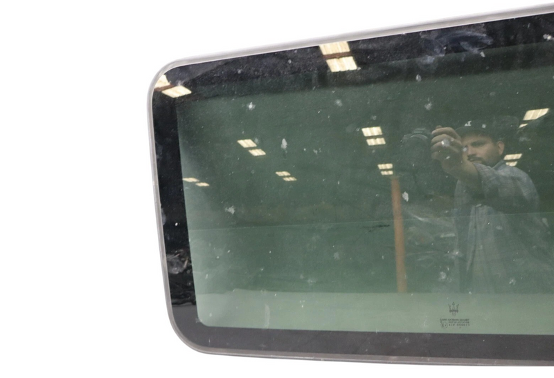 Load image into Gallery viewer, 03-13 Maserati Quattroporte S GT S M139 Moon Roof Sunroof Sun Roof Glass Oem

