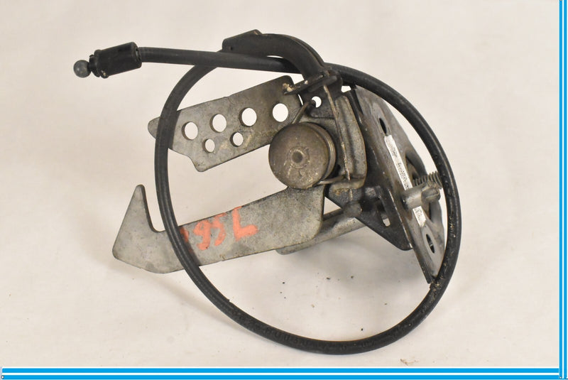 Load image into Gallery viewer, 09-15 BMW 750i 750Li F01 F02 Front Left Hood Lock Latch Striker 7183763 Oem
