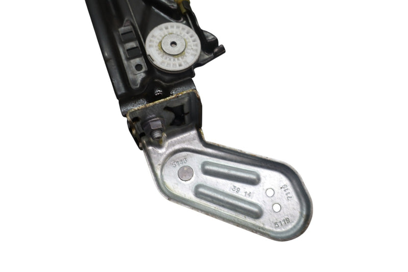 Load image into Gallery viewer, 14-22 Maserati Ghibli M157 Rear Right Side Door Window Regulator W/ Motor Oem

