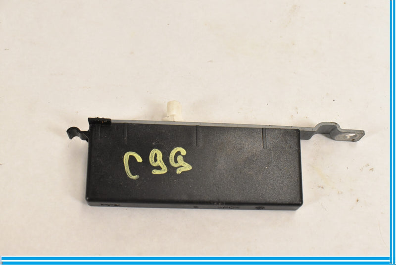 Load image into Gallery viewer, 11-18 Porsche Cayenne Rear Left Radio Antenna Amplifier Module 7P5035225M Oem
