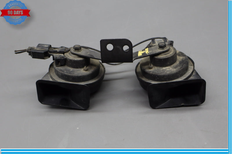 Load image into Gallery viewer, 14-24 Jaguar X152 F-Type Horn Alarm Signal Pair Set W/ Bracket Black Oem
