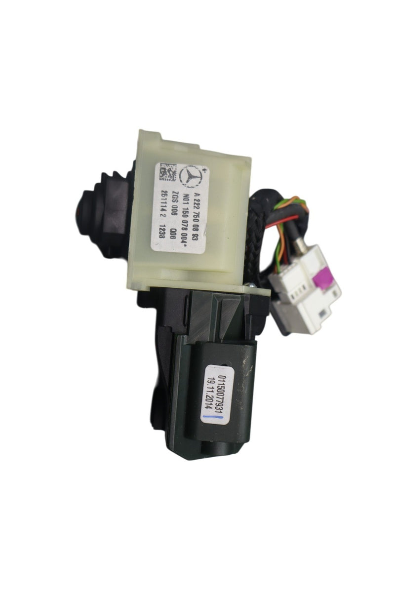 Load image into Gallery viewer, 14-23 Mercedes W117 CLA250 Trunk Tailgate Release Mechanism W/ Camera Oem
