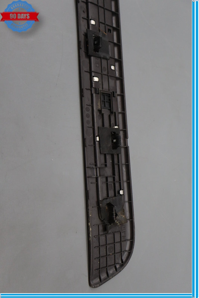 Load image into Gallery viewer, 15-16 Hyundai Genesis Front Right Passenger Side Door Sill Scuff Plate Trim Oem
