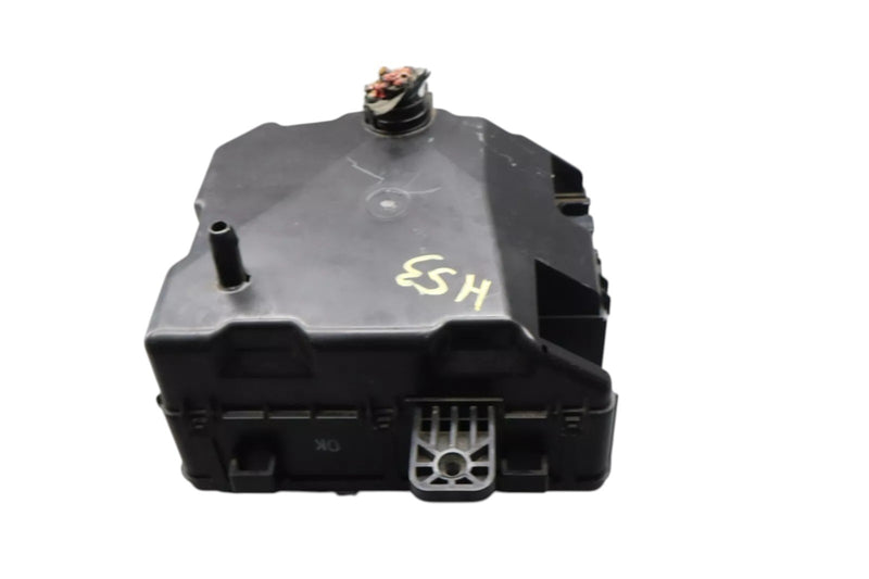 Load image into Gallery viewer, 2015 Hyundai Genesis Fuse Box Relay Control Module Unit 1898009001 OEM
