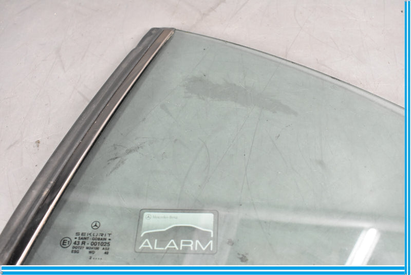 Load image into Gallery viewer, 03-12 Mercedes R230 SL500 SL55 AMG Rear Left Side Quarter Window Glass Oem
