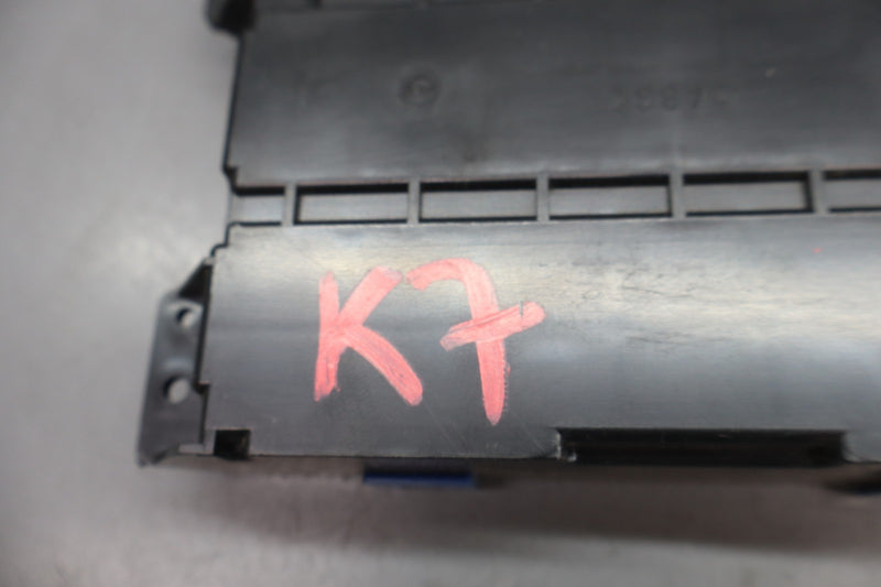 Load image into Gallery viewer, 01-03 Lexus LS430 Air Condition Amplifier Control Module 8865050401 Oem
