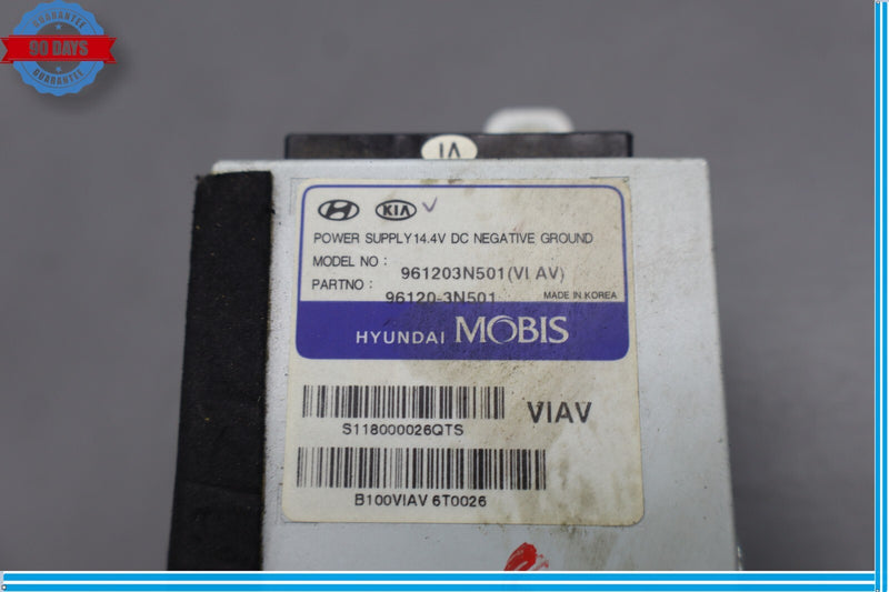 Load image into Gallery viewer, 11-13 Hyundai Equus Dash Instrument Panel USB Interface Control Module Unit Oem
