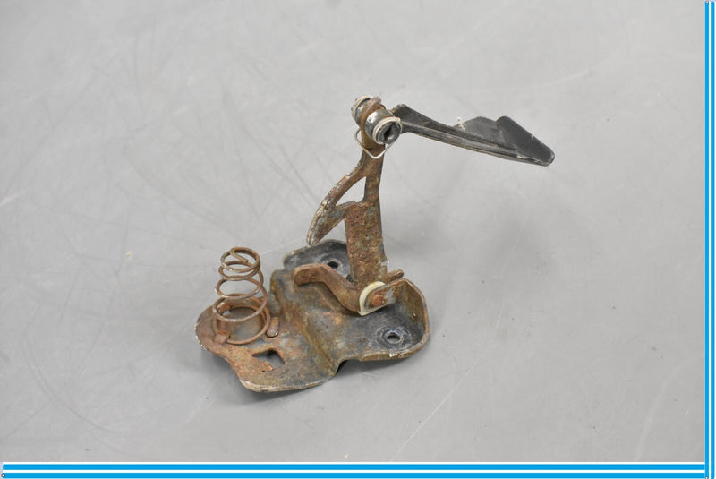 Load image into Gallery viewer, 90-02 Mercedes SL320 SL500 R129 Front Hood Safety Latch Lock Actuator Oem
