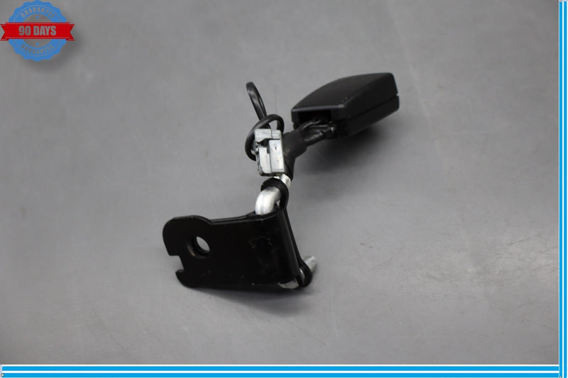 Load image into Gallery viewer, 10-19 Jaguar X351 XJ XJL Rear Center Seat Belt Seatbelt Buckle Black Oem
