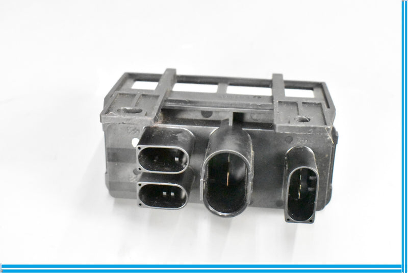 Load image into Gallery viewer, 00-06 Mercedes S500 CL500 CL55 AMG W215 W220 Front Relay Fuse Box 2205450301 Oem
