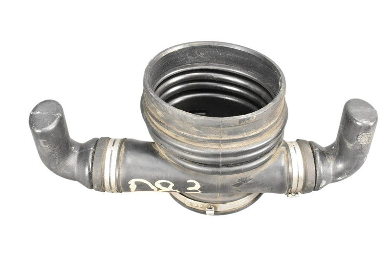 Load image into Gallery viewer, 04-19 Maserati Quattroporte M139 Engine Air Intake Duct Pipe Hose 215889 OEM
