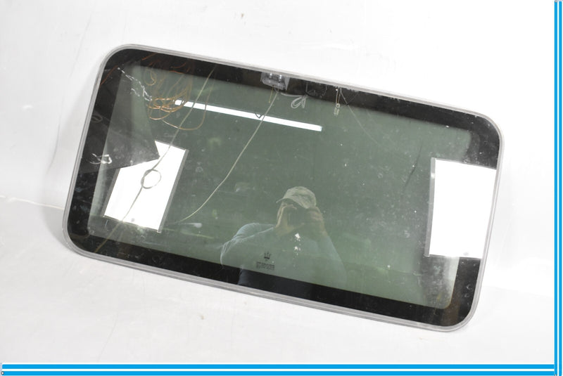 Load image into Gallery viewer, 04-08 Maserati Quattroporte Sunroof Sun Roof Sliding Window Glass Oem
