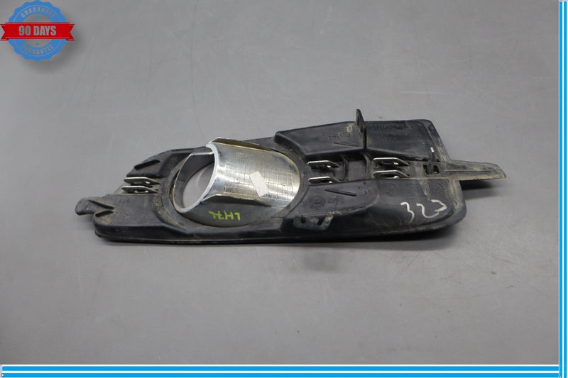 Load image into Gallery viewer, 10-13 Buick Lacrosse CXL Front Right Side Fog Light Lower Outer Grille Trim Oem
