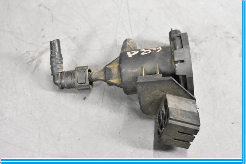 Load image into Gallery viewer, 11-18 Mercedes W218 CLS550 S550 CL550 Fuel System Purge Valve Oem
