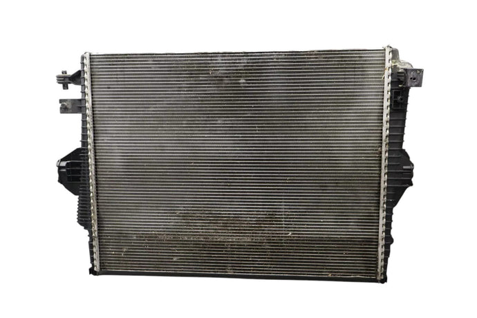11-17 Volkswagen VW Touareg Engine Water Cooling Radiator 95810613210 Oem