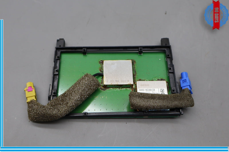 Load image into Gallery viewer, 10-18 Jaguar X351 XJ XJL Rear Interior Roof Antenna Amplifier AW9319C089CB Oem
