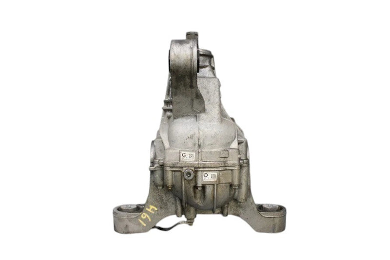 Load image into Gallery viewer, 11-16 Volkswagen Touareg VW Rear Axle Differential Carrier Diff Assembly Oem
