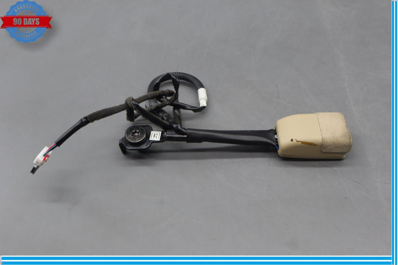 Load image into Gallery viewer, 15-18 Hyundai Genesis Rear Right Passenger Side Seat Belt Seatbelt Buckle Oem
