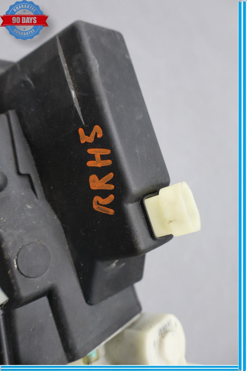 Load image into Gallery viewer, 03-13 Maserati Quattroporte M139 Rear Right Side Door Lock Latch Actuator Oem
