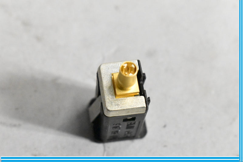 Load image into Gallery viewer, 09-15 BMW 750i 750Li F01 F02 USB Socket Input Receiver 9167196 Oem
