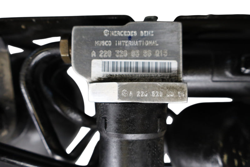 Load image into Gallery viewer, 03-06 Mercedes R230 SL320 SL500 Rear Hydraulic Suspension Valve Block Oem
