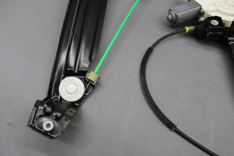 Load image into Gallery viewer, 11-16 BMW 528i 535i 550i xDrive Front Right Side Door Window Regulator Motor Oem
