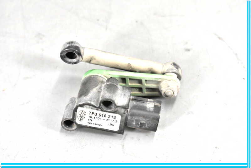 Load image into Gallery viewer, 11-17 Volkswagen VW Touareg Front Left Headlight Ride Height Level Sensor Oem
