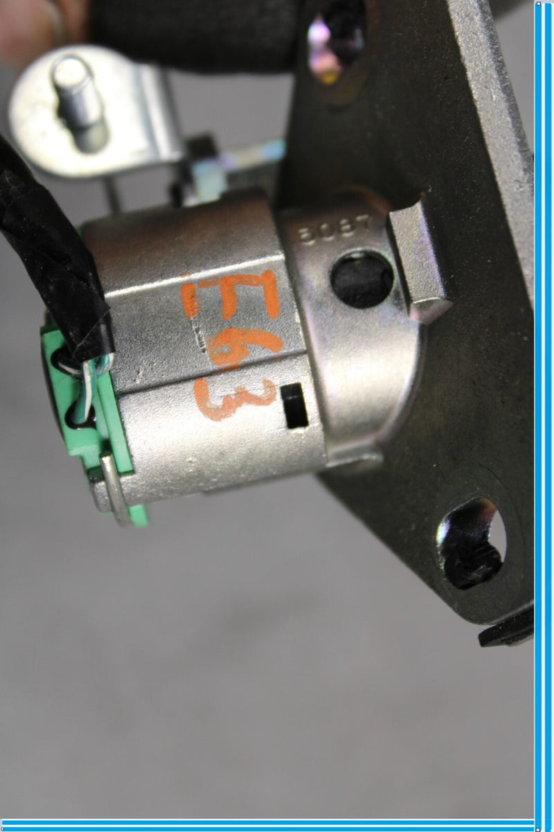 Load image into Gallery viewer, 07-09 Lexus LS460 Rear Trunk Deck Lid Key Lock Cylinder W/ Harness Oem
