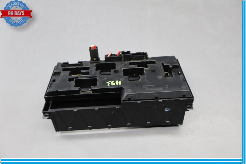 Load image into Gallery viewer, 10-16 BMW 535i GT xDrive Front Power Distribution Fuse Relay Control Box Oem
