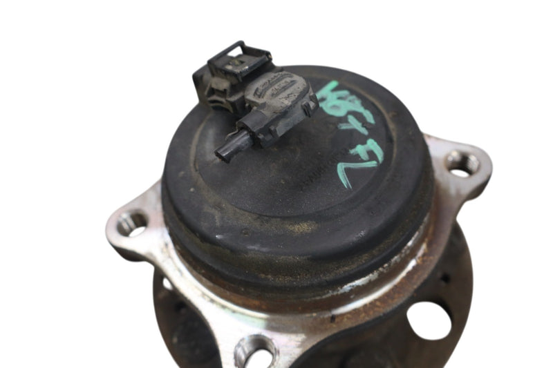 Load image into Gallery viewer, 15-17 Hyundai Genesis G80 Front Left Side Wheel Hub Bearing Assembly Oem
