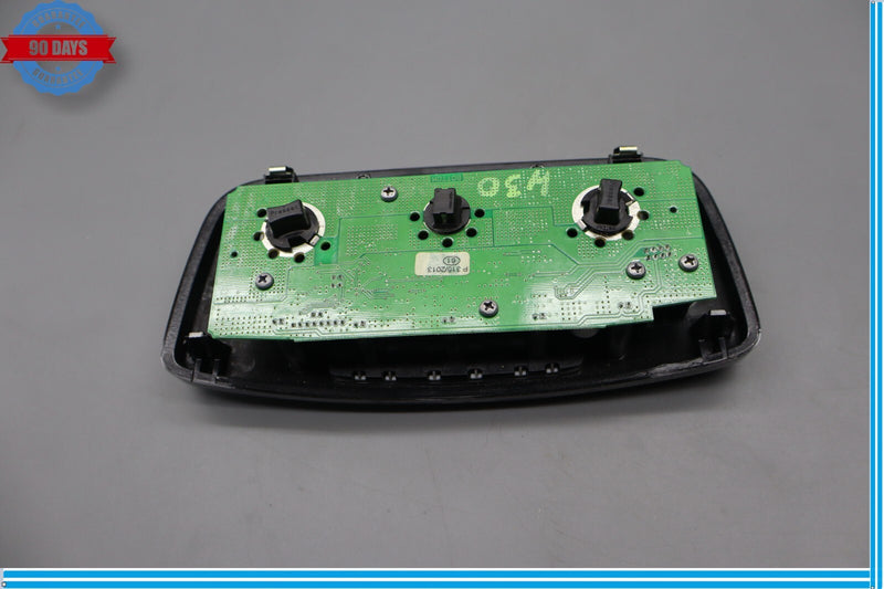 Load image into Gallery viewer, 2014 Maserati Quattroporte Ghibli M156 Rear Overhead Dome Light 670065671 Oem
