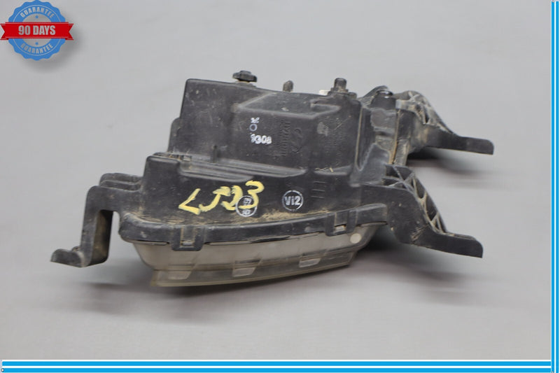 Load image into Gallery viewer, 11-13 Hyundai Equus GLS Front Left Driver Side Side Fog Light Foglight Lamp Oem

