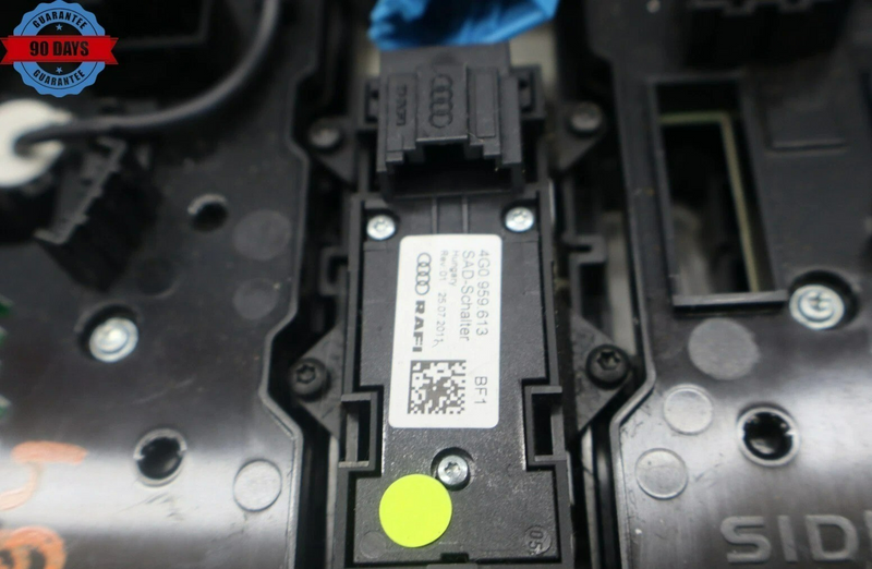 Load image into Gallery viewer, 12-18 Audi A7 Roof Overhead Console Dome Light Lamp Panel Switch Assembly Oem
