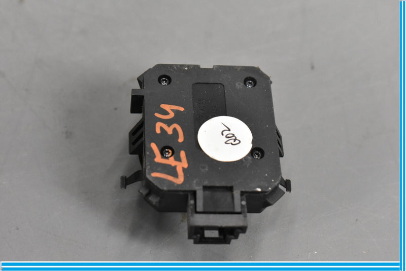 Load image into Gallery viewer, 06-13 Mercedes GL550 GL450 Front Left Driver Side Seat Lumbar Switch Oem
