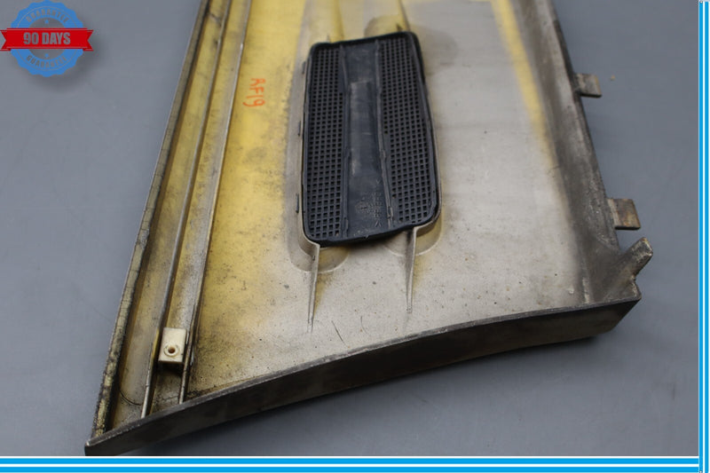 Load image into Gallery viewer, 96-02 Mercedes R129 SL500 SL320 Front Right Passenger Side Fender Molding Oem
