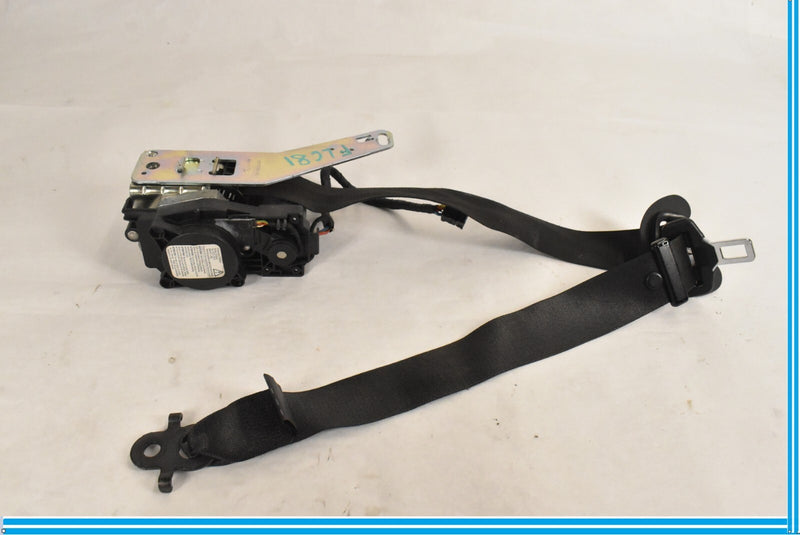 Load image into Gallery viewer, 09 10 11 12 BMW 750i 750Li F01 F02 FRONT LEFT DRIVER SIDE SEATBELT TENSIONER
