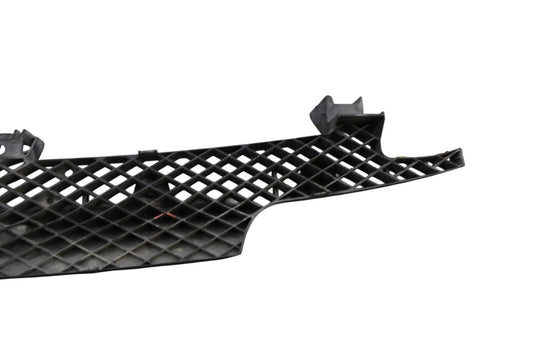 11-14 Volkswagen Touareg Front Center Bumper Cover Support Mount Bracket Oem