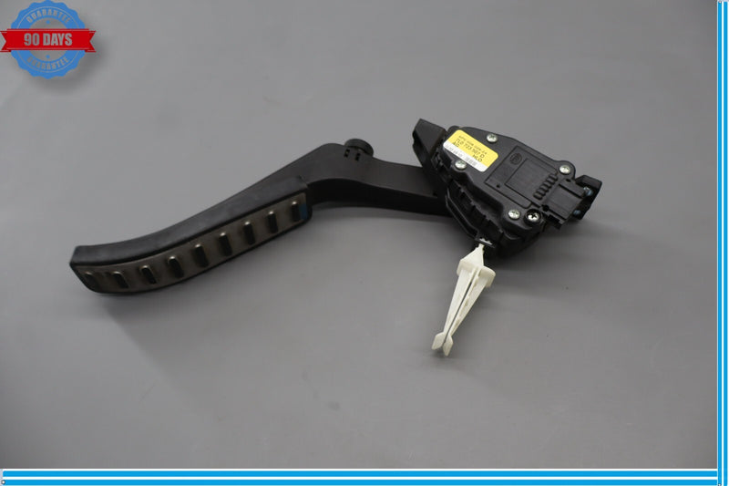 Load image into Gallery viewer, 11-18 Porsche Cayenne 958 Engine Acceleration Gas Throttle Pedal Accelerator Oem

