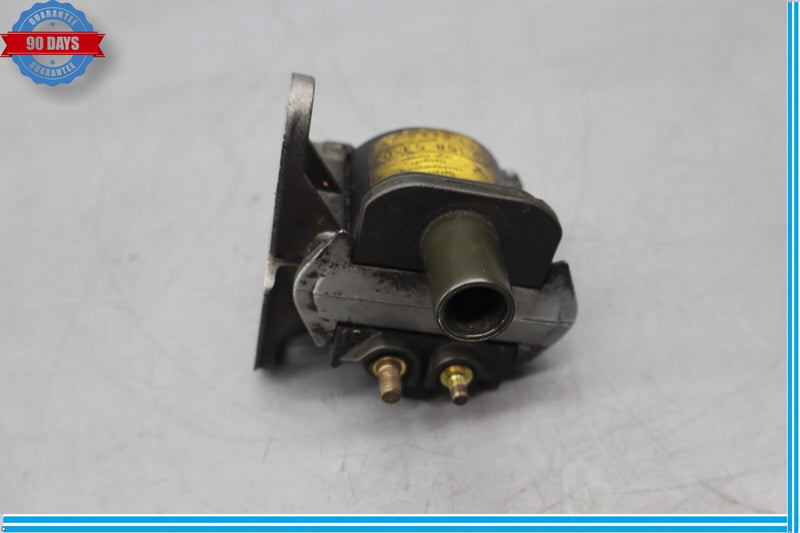 Load image into Gallery viewer, 86-93 Mercedes 280E SL320 W124 Ignition Coil w/ Cover 0001585303 Oem

