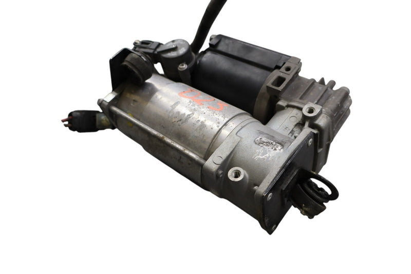 Load image into Gallery viewer, 06-11 Mercedes CLS550 CLS55 AMG W219 Airmatic Air Suspension Compressor Pump Oem
